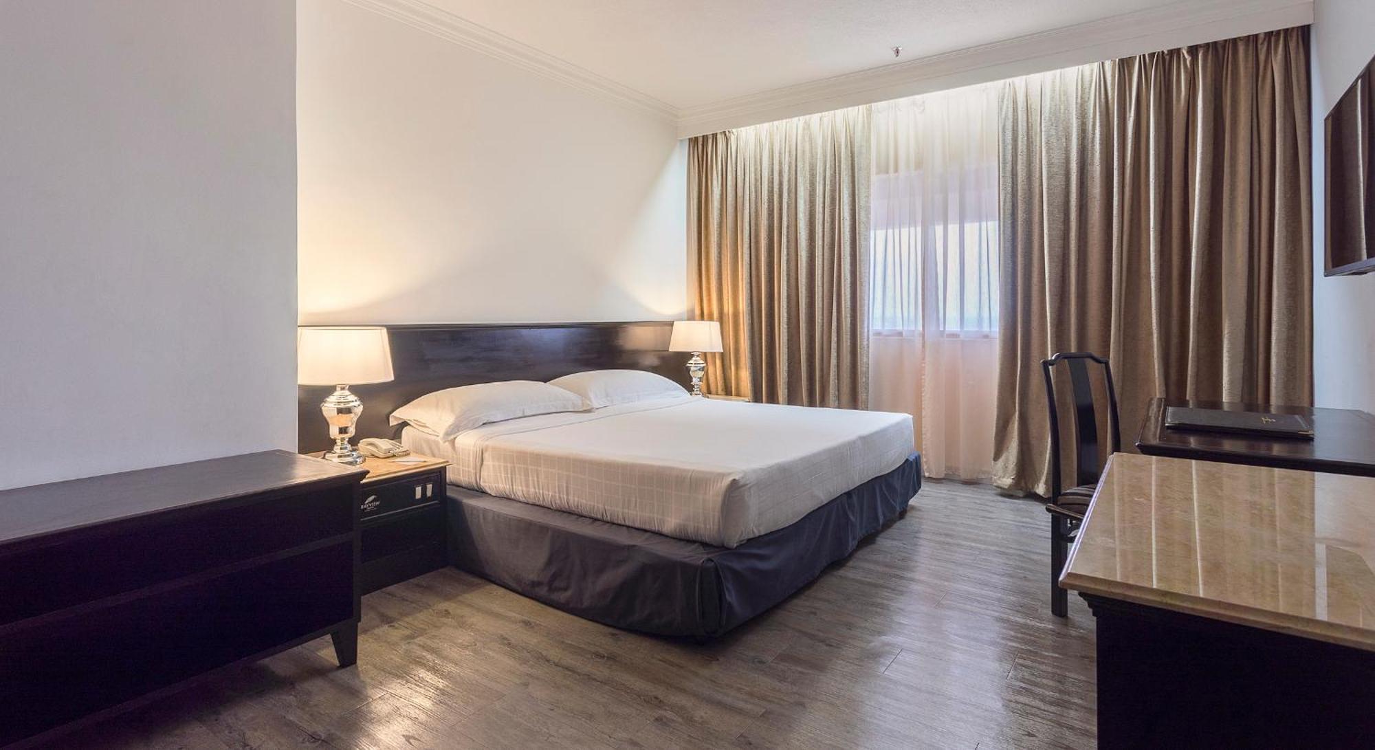 Deluxe Family Suite